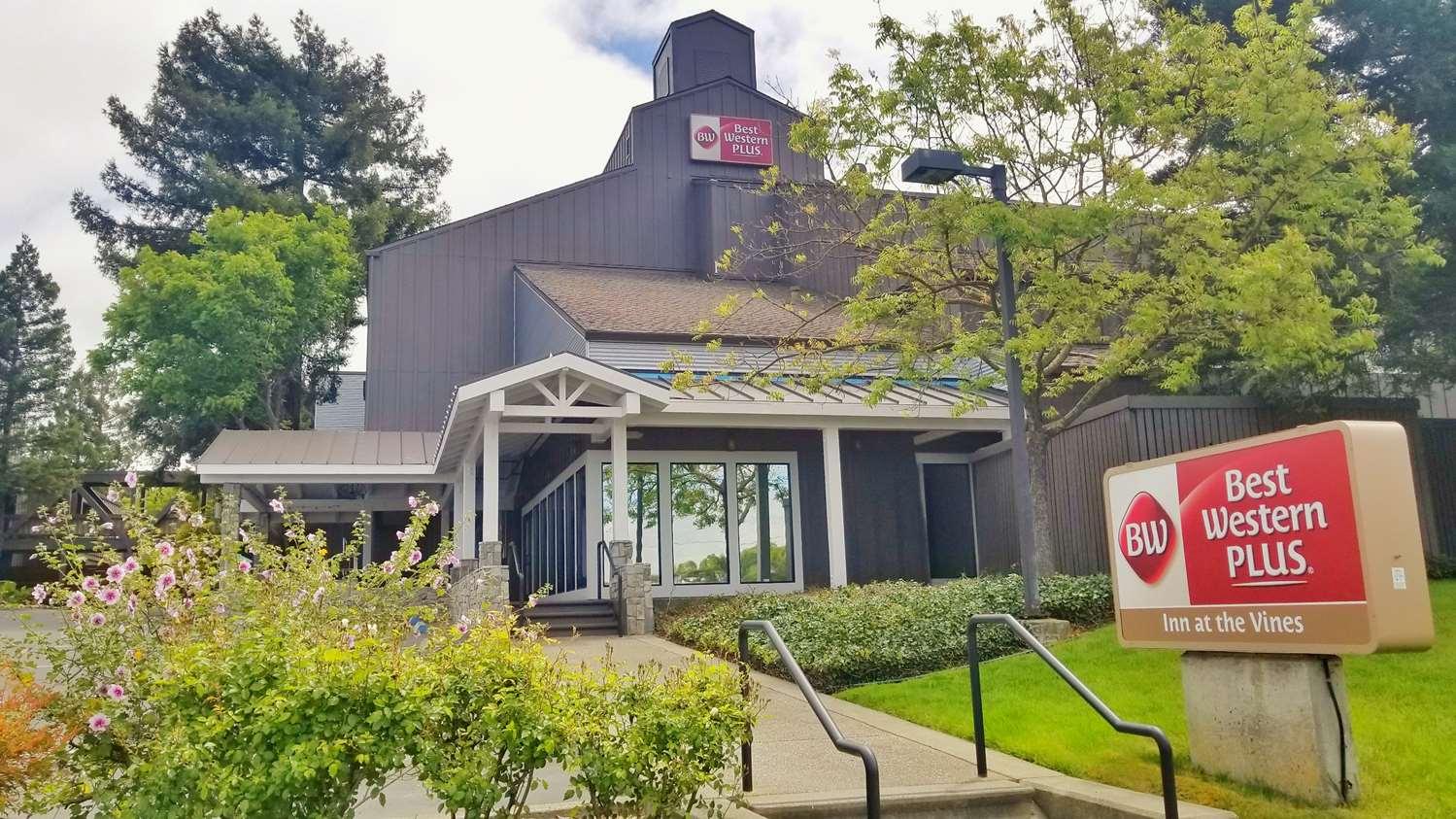 Best Western Plus Inn at the Vines Napa Exterior foto